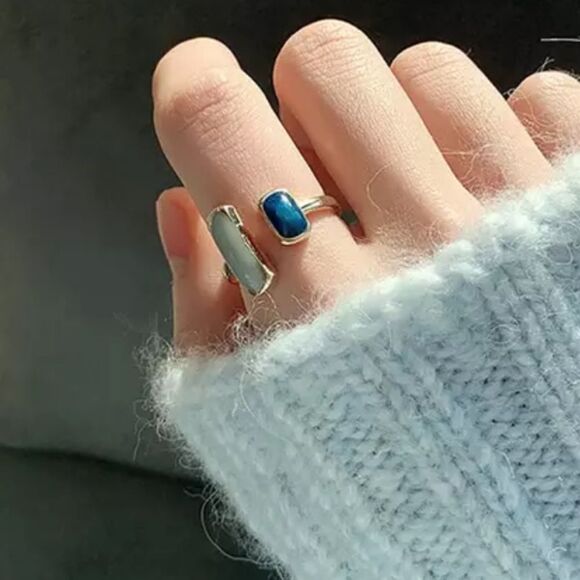 French Blue Retro Moi et Toi Gold Tone Adjustable Ring NWOT - Picture 2 of 12